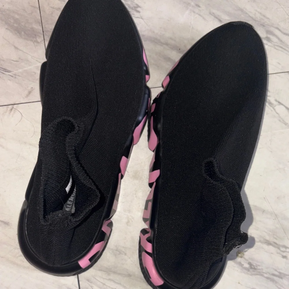 Balenciaga Black Sock-Style Sneakers with Pink Logo Detail - Picture 2 of 7
